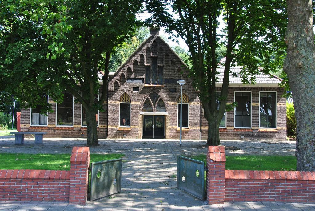 Bed & Breakfast De Oale School Lattrop Екстер'єр фото